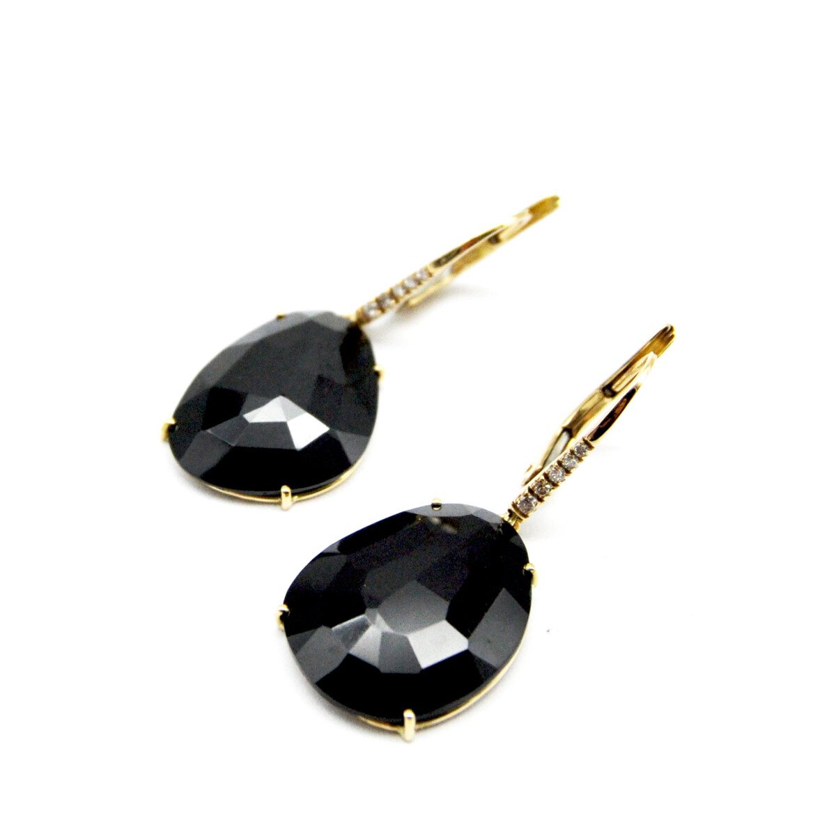 Orecchini con spinelli e diamanti Orecchini con spinelli e diamanti