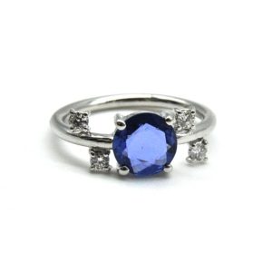 anello zaffiro blu e diamanti
