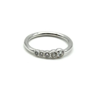 anello oro bianco e diamanti in degradè