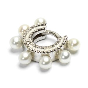 orecchino mini singolo in oro bianco e perle d'acqua dolce