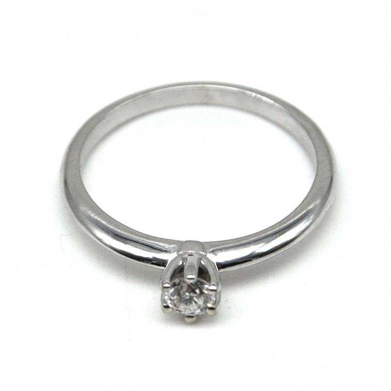 solitaire ring in white gold and diamond of 0.16 ct