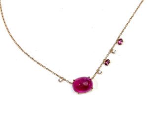 Girocollo con tormaline fucsia e diamanti