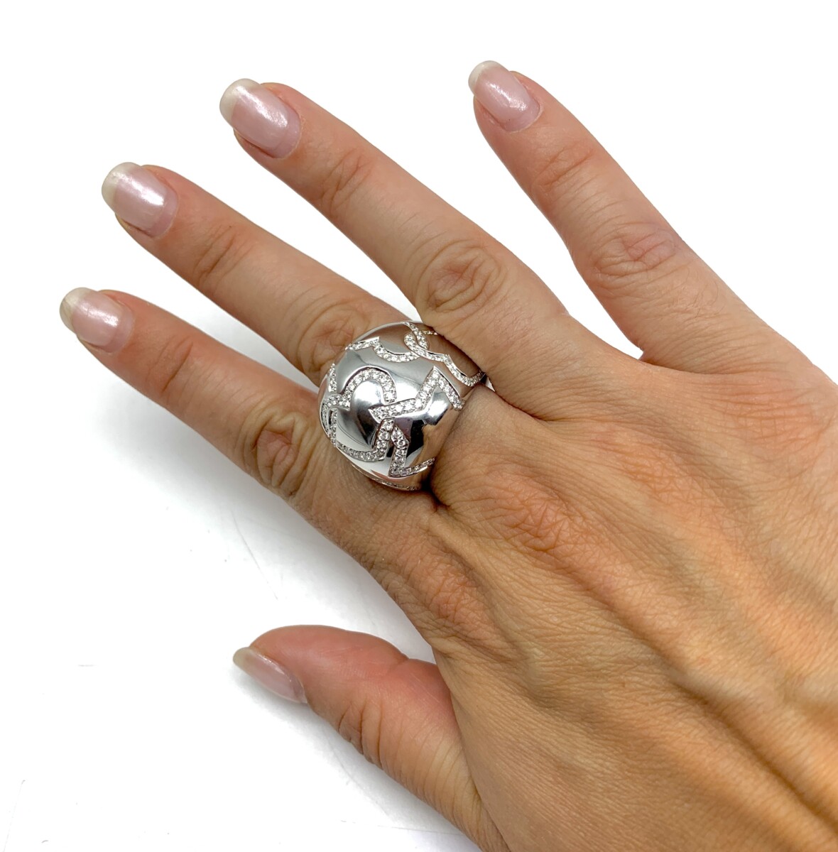 Anello oro bianco e diamanti Gioielmoda Pasquale Bruni indossato
