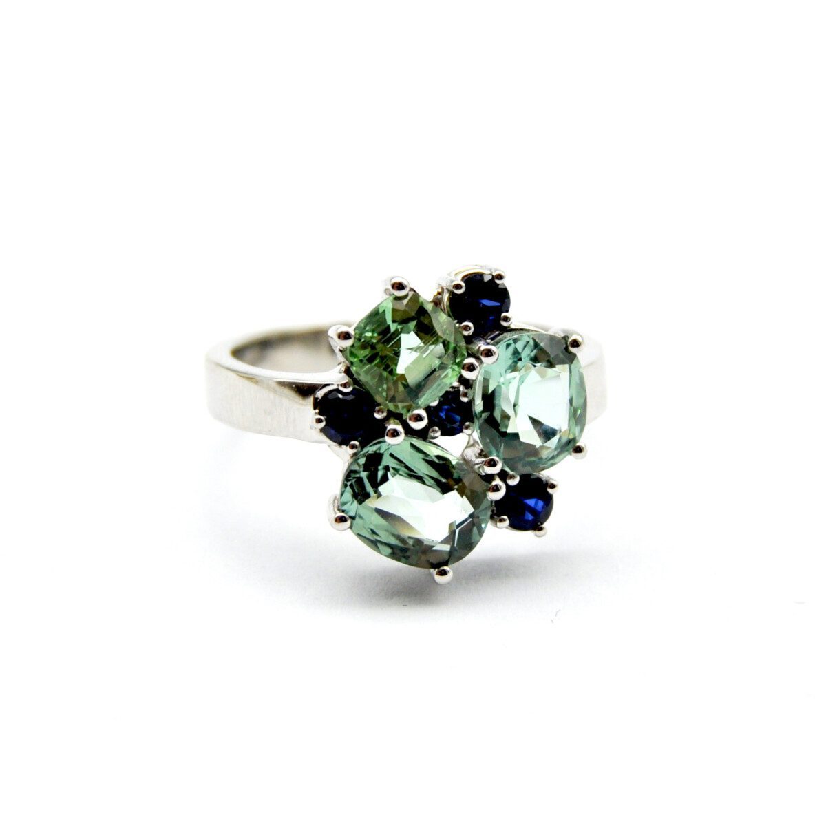 Anello Fiore tormaline verdi e zaffiri blu Anello Fiore tormaline verdi e zaffiri blu
