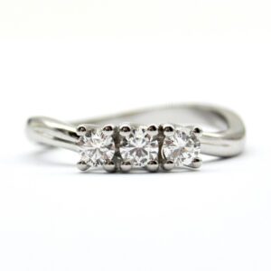 Trilogy ring 0,395 carati