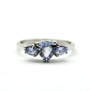 Anello con zaffiri cuore e goccia