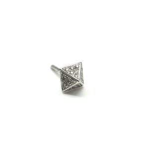 White gold and diamond stud earring